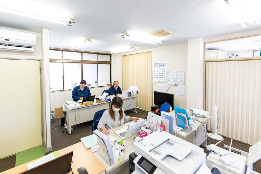 四季彩観光バス株式会社　社内