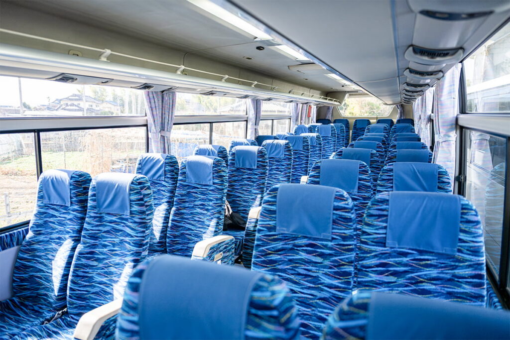 バス車内